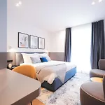Apartment 11 11 *